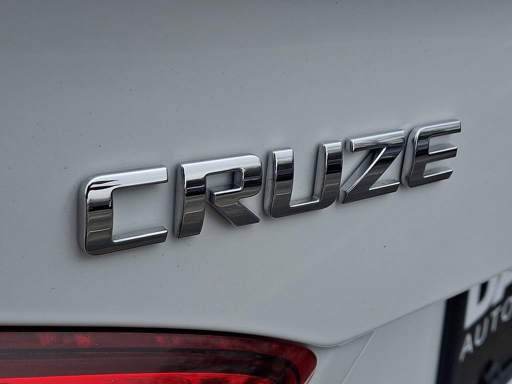 Used 2018 Chevrolet Cruze LS image 29