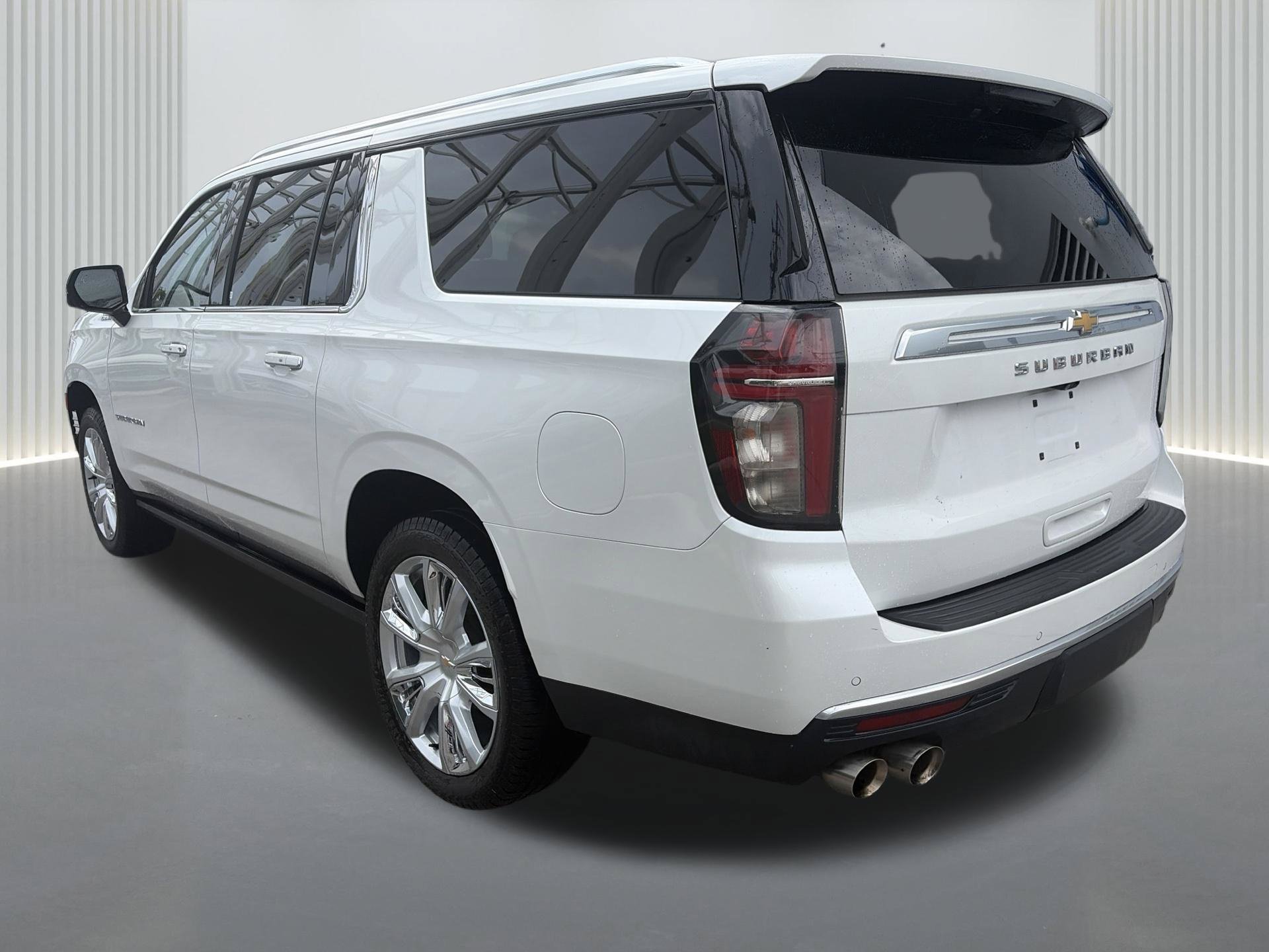 Used 2023 Chevrolet Suburban High Country RWD image 6