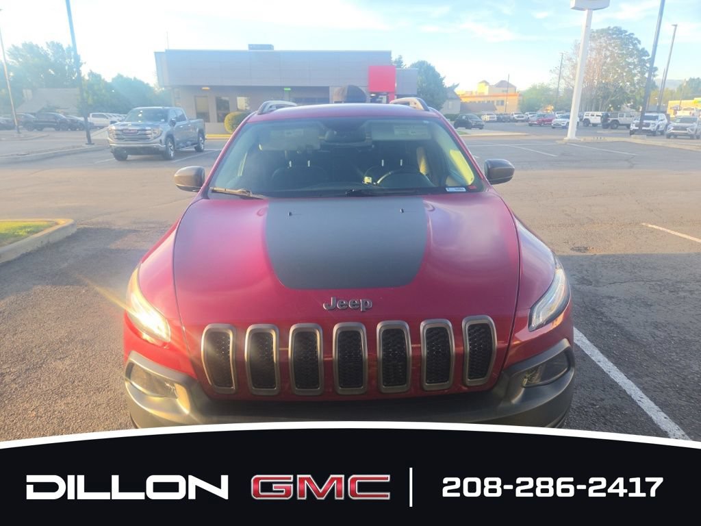 Used 2016 Jeep Cherokee Trailhawk w/ Leather Interior Group AWD/4WD video 2