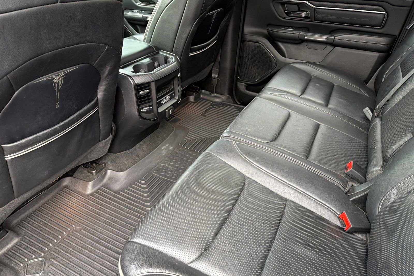 Used 2022 RAM 1500 Limited w/ Body Color Bumper Group image 12