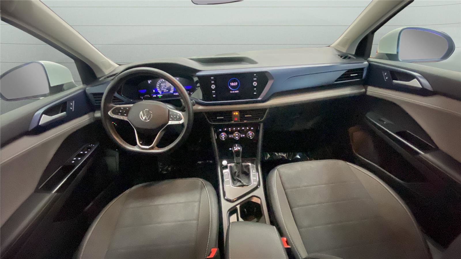 Used 2024 Volkswagen Taos SE image 13