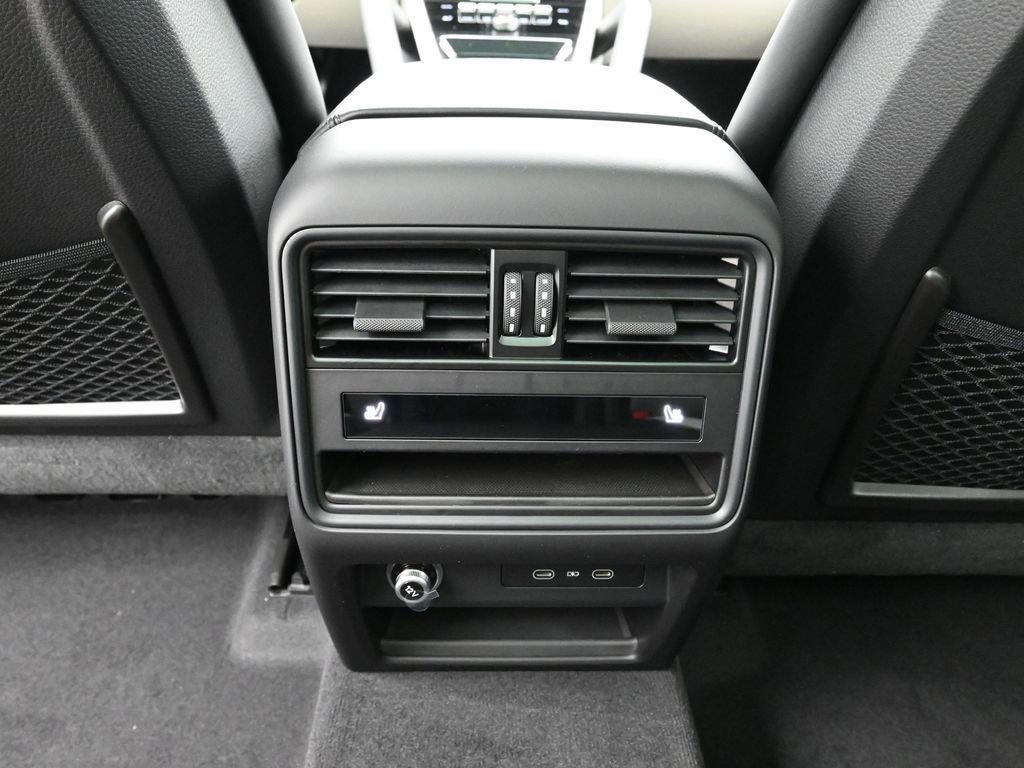 New 2026 Porsche Cayenne GTS image 18