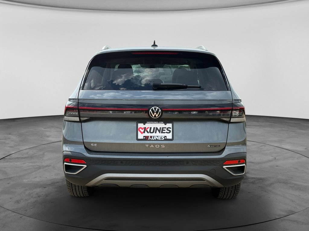 Used 2025 Volkswagen Taos SE AWD/4WD image 8