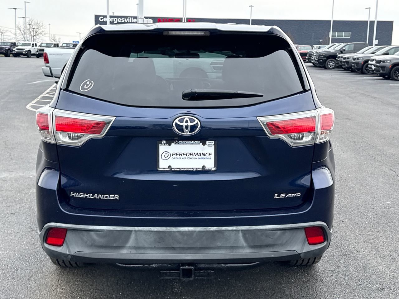Used 2015 Toyota Highlander LE AWD/4WD image 4