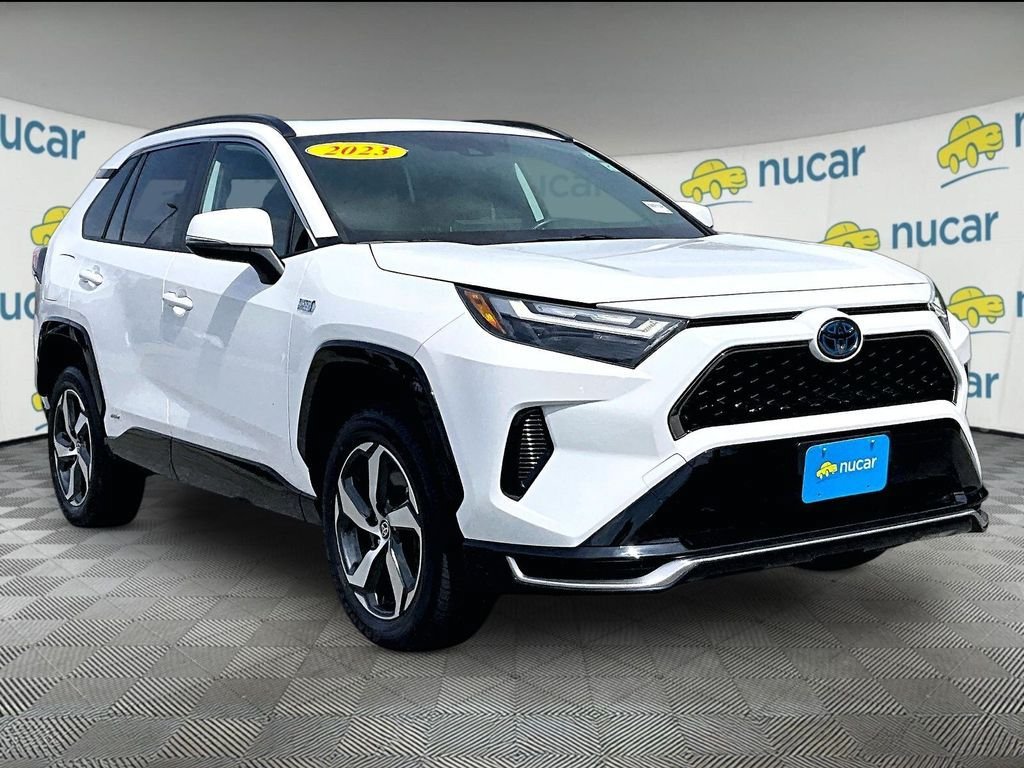 Used 2023 Toyota RAV4 SE w/ Weather & Moonroof Package AWD/4WD video 1