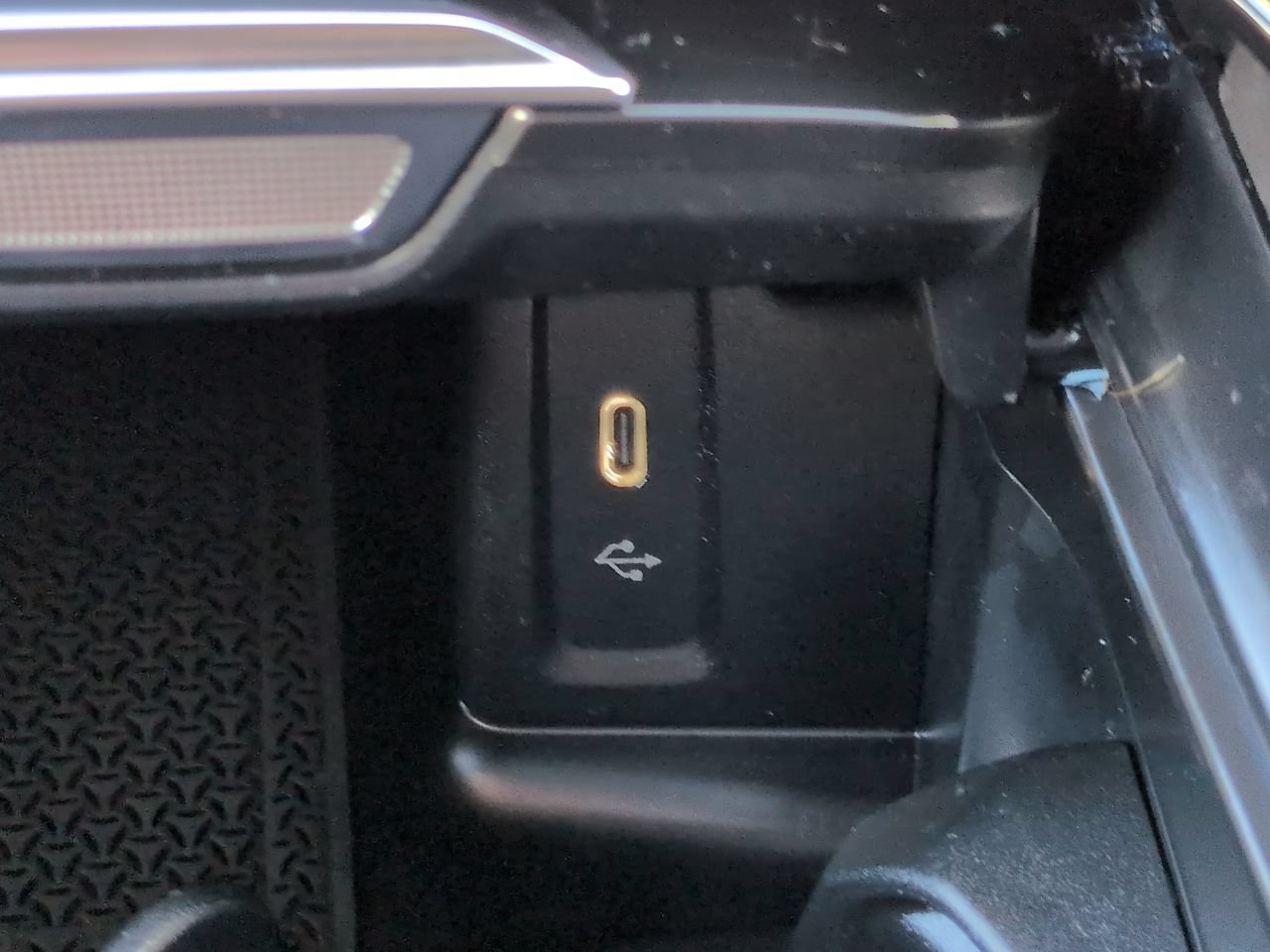 Used 2024 Mercedes-Benz GLC 300 image 22