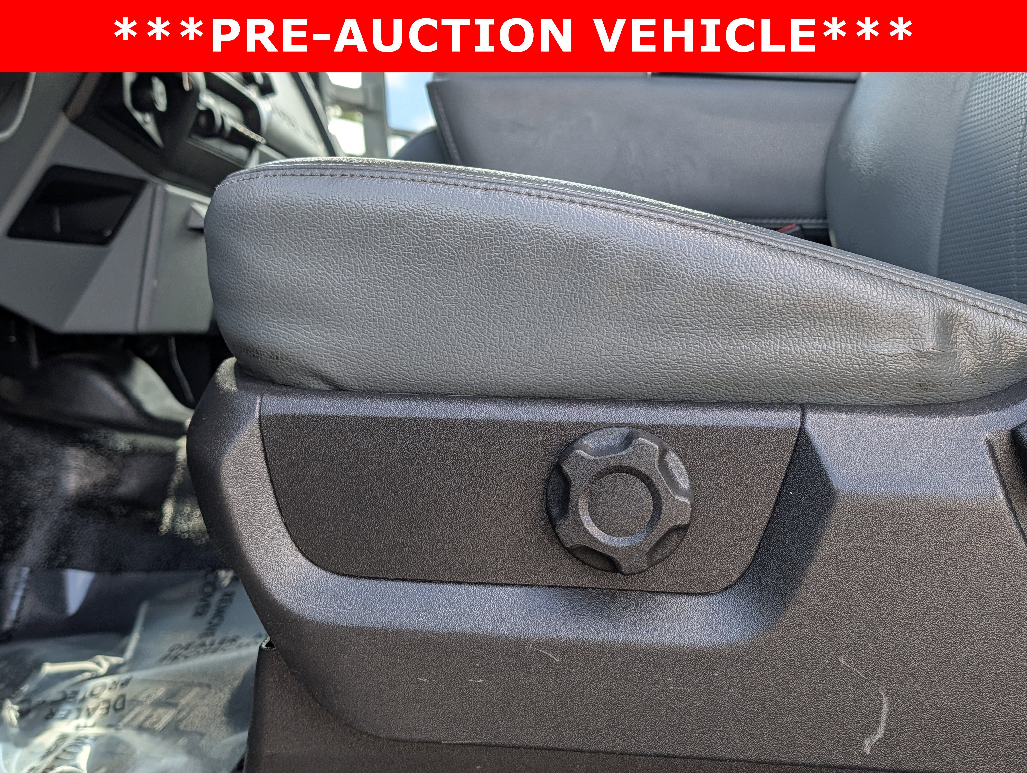 Used 2016 Ford F550 4x4 Crew Cab Super Duty image 22