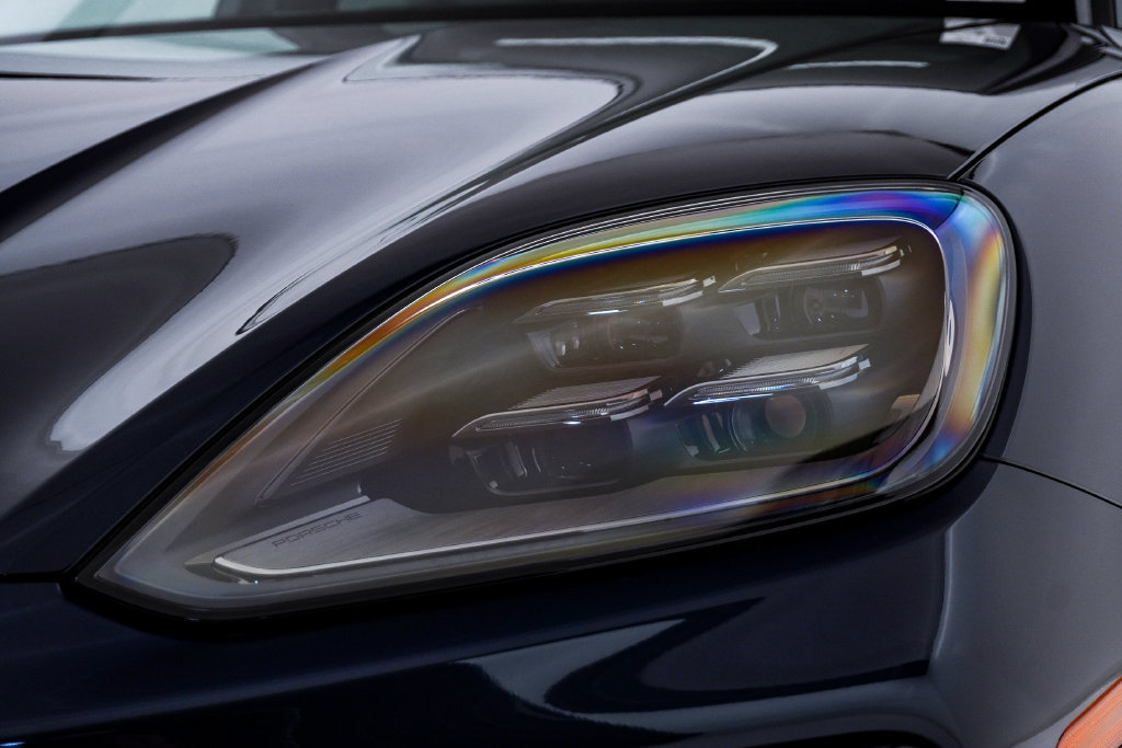 New 2026 Porsche Cayenne GTS AWD/4WD image 7