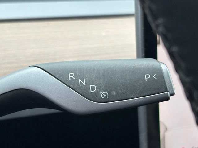 Used 2025 Tesla Model Y Long Range AWD/4WD image 18