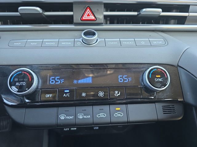 Used 2024 Hyundai Elantra SEL FWD image 4