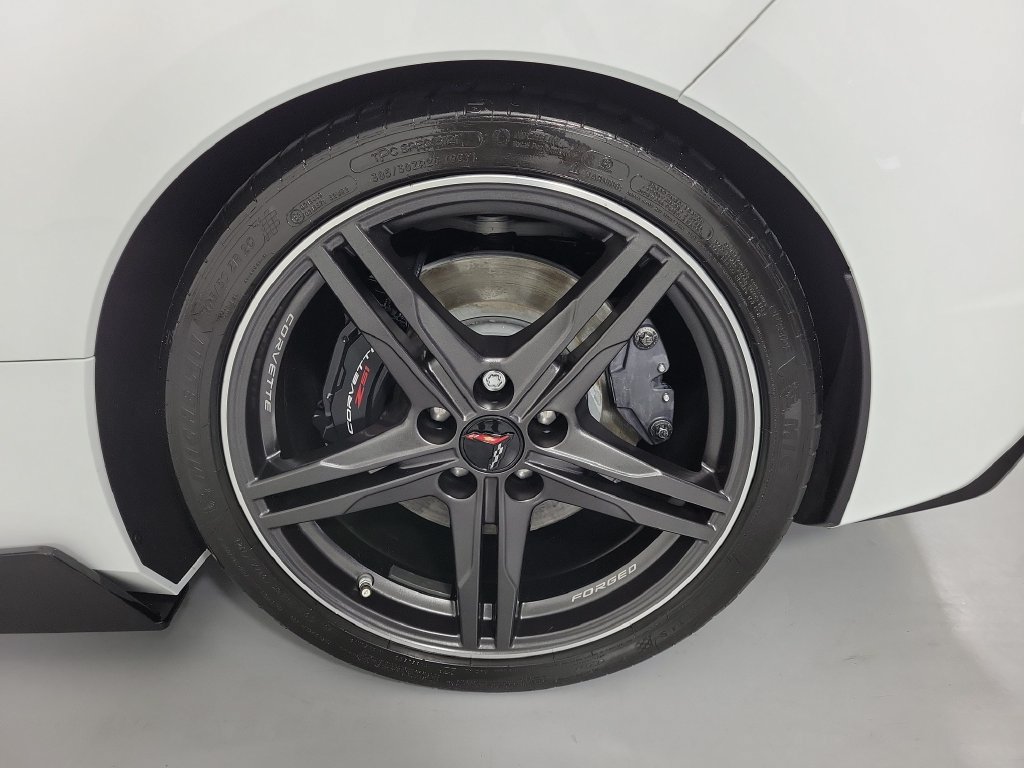 Used 2024 Chevrolet Corvette Stingray Coupe w/ Z51 Performance Package RWD image 9