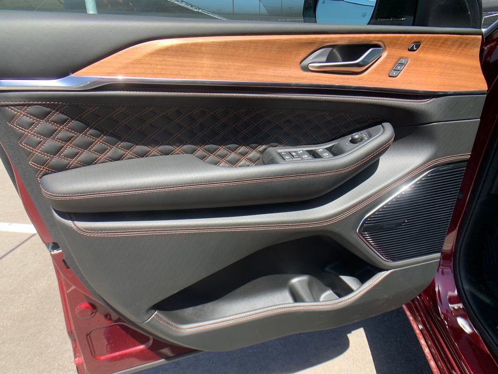 New 2026 Jeep Grand Cherokee Summit AWD/4WD image 10