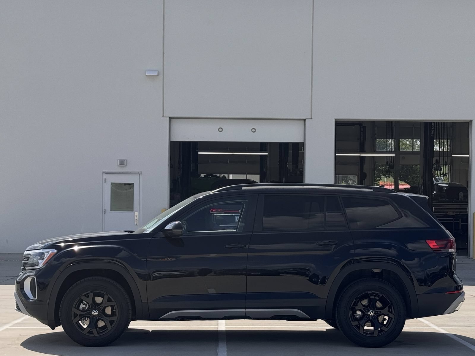 New 2026 Volkswagen Atlas Peak Edition AWD/4WD image 8