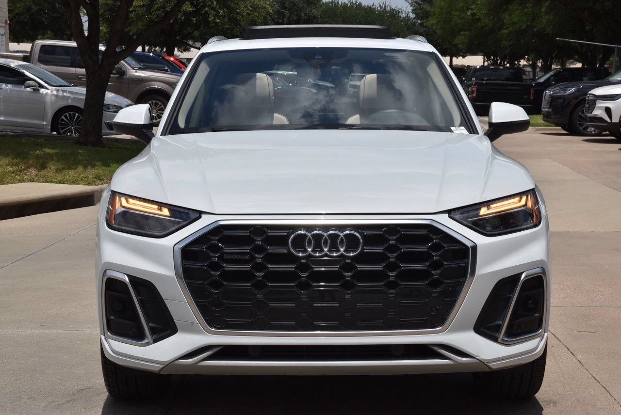 Used 2022 Audi Q5 2.0T Premium Plus w/ Premium Plus Package AWD/4WD image 3