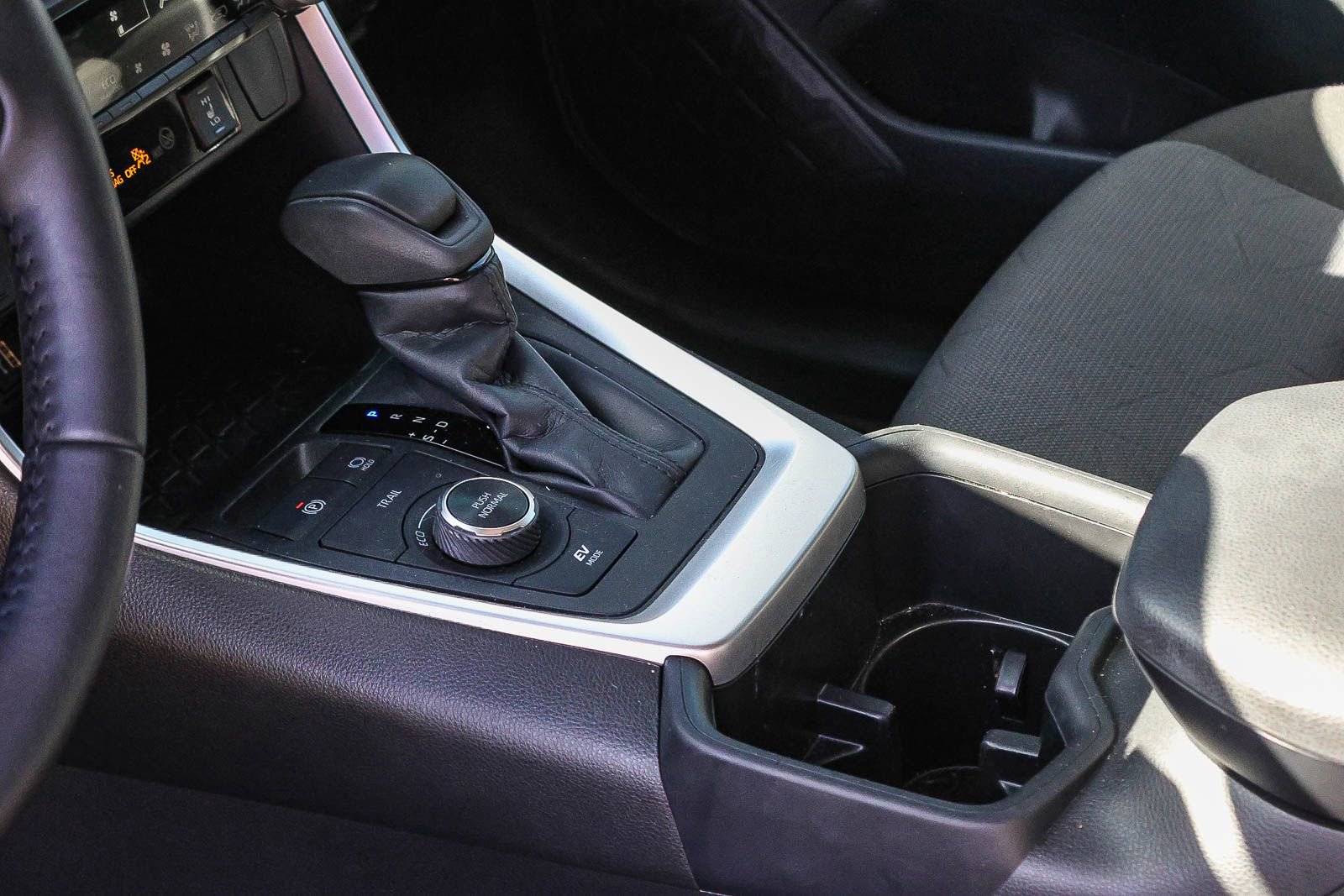 Used 2024 Toyota RAV4 XLE w/ Convenience Package image 30