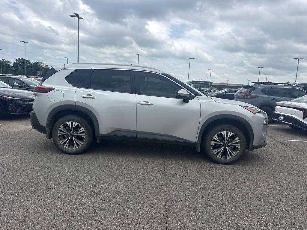 Used 2023 Nissan Rogue SV w/ SV Premium B Package FWD image 5