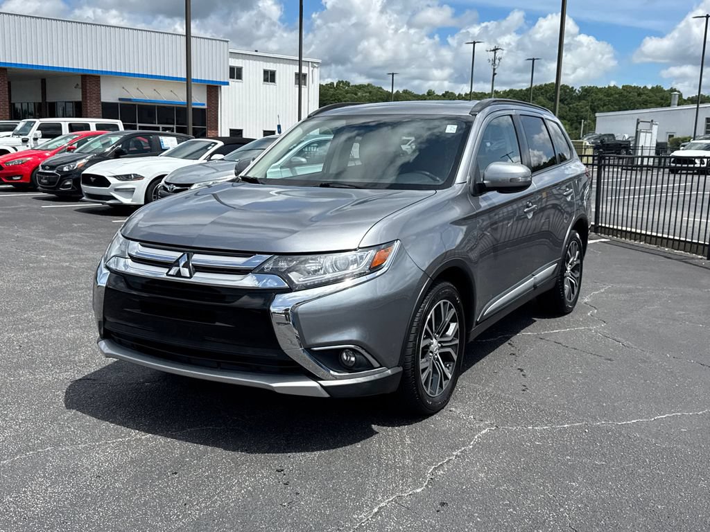 Used 2016 Mitsubishi Outlander SEL FWD image 2