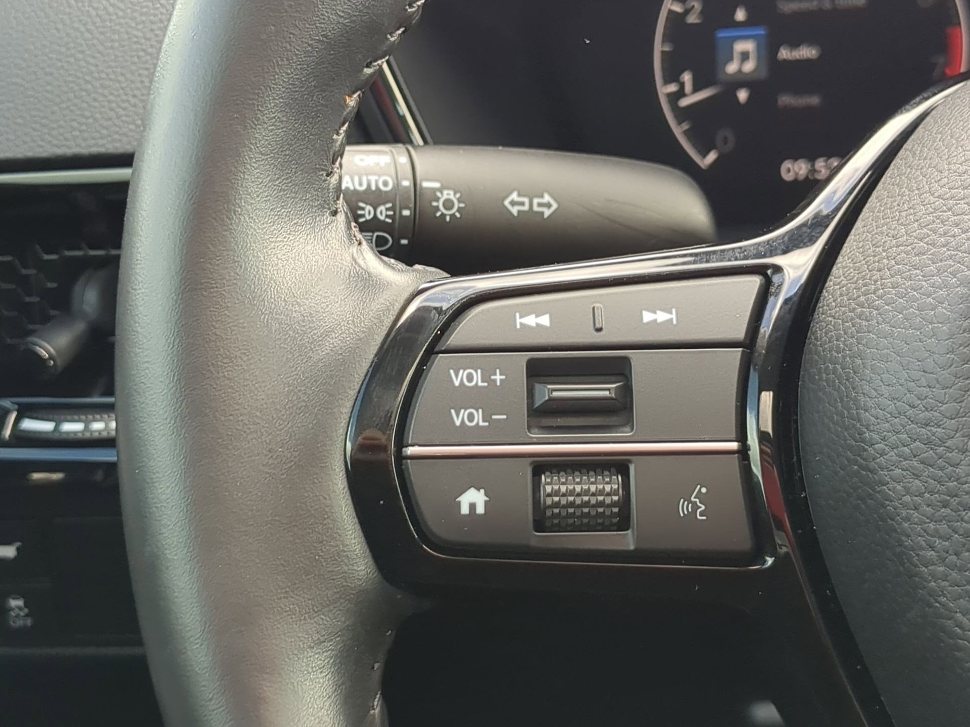 Used 2023 Honda CR-V EX-L image 18