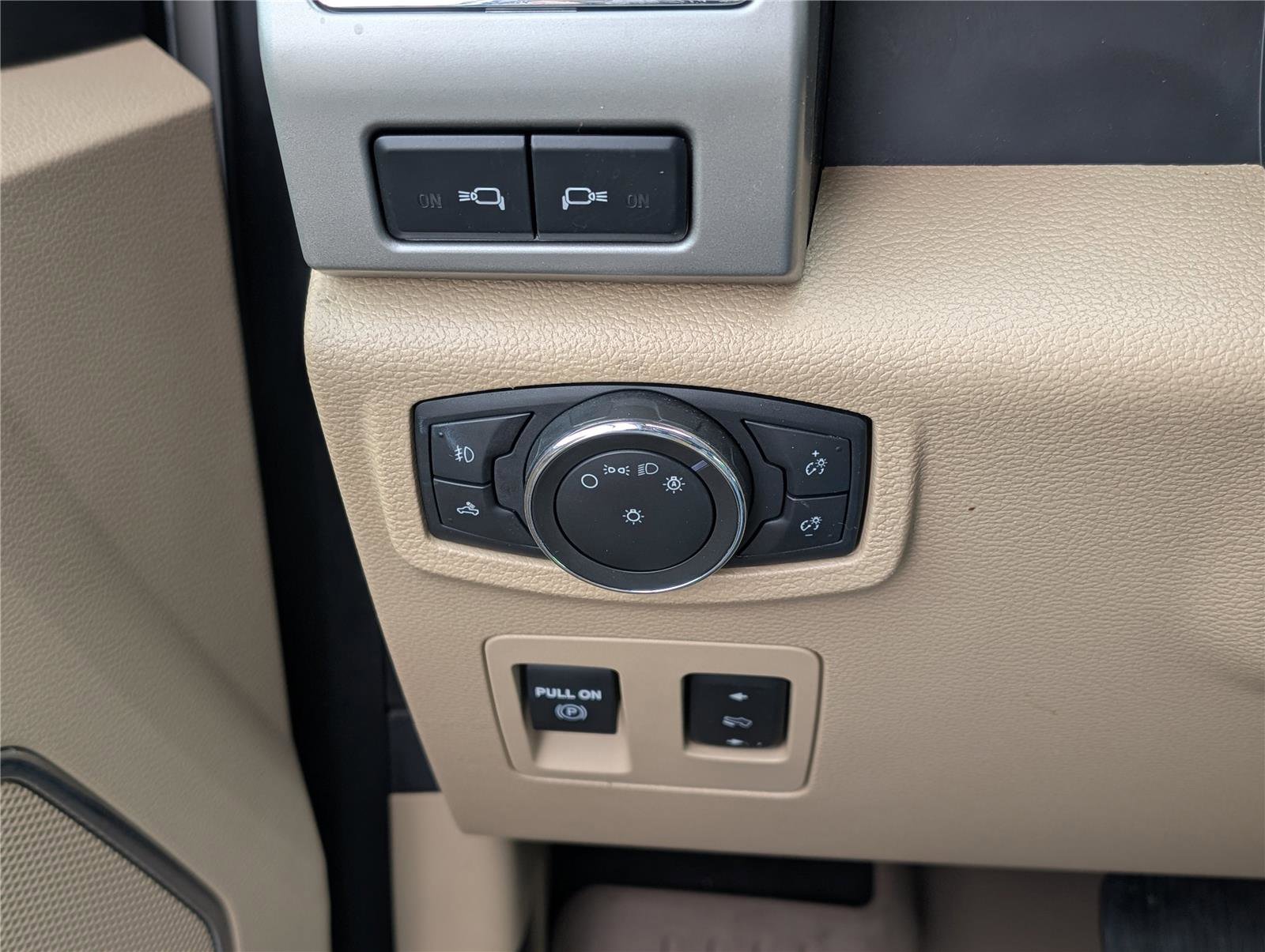 Used 2019 Ford F150 Lariat w/ Equipment Group 501A Mid image 19