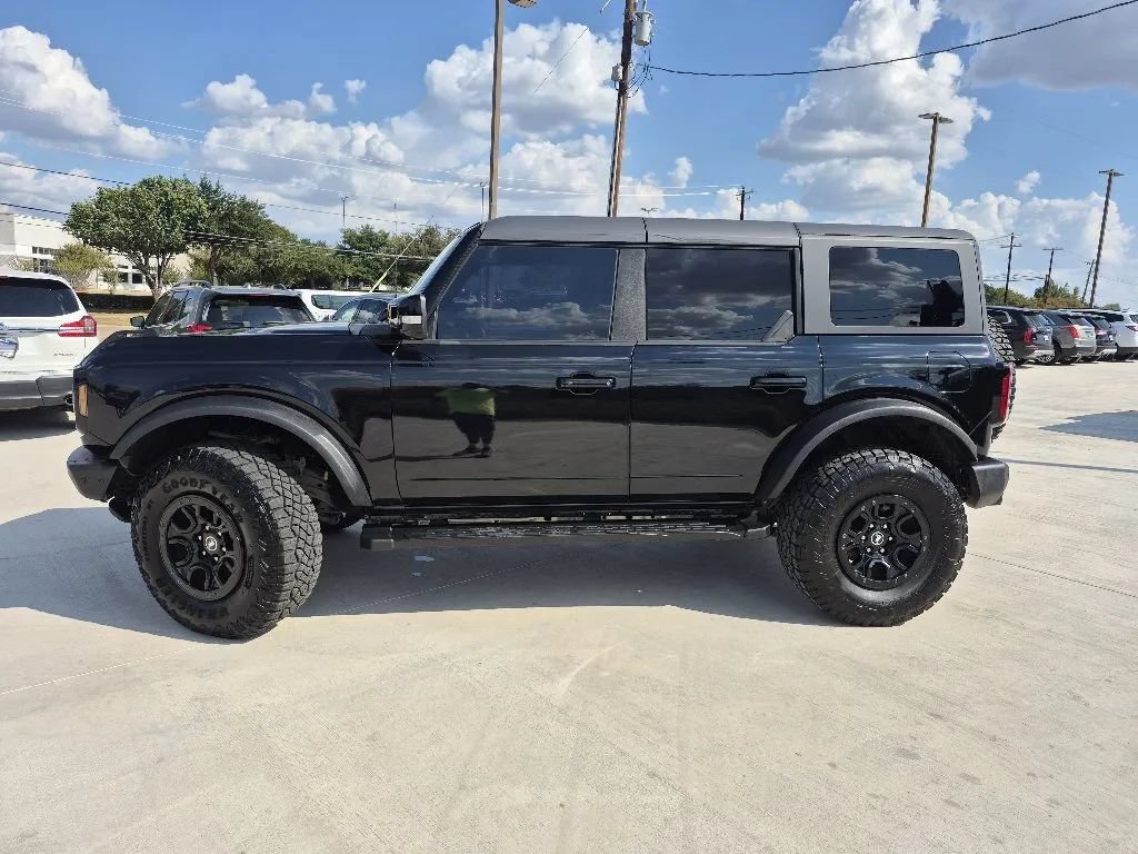 Used 2022 Ford Bronco Outer Banks w/ Sasquatch Package AWD/4WD image 2