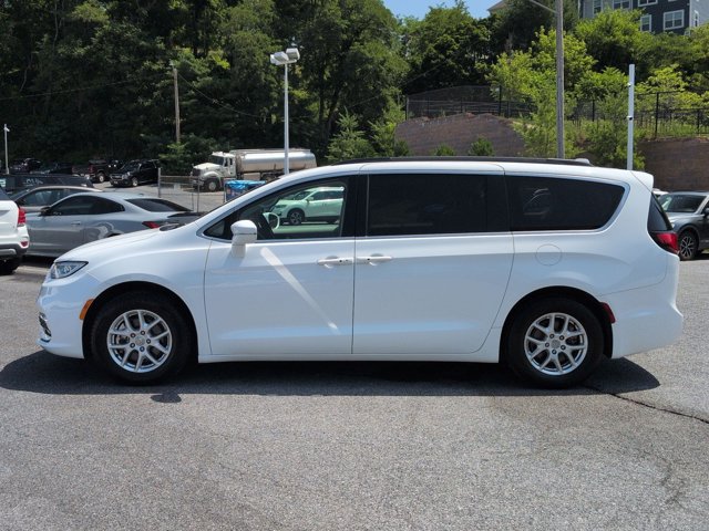 Used 2022 Chrysler Pacifica Touring-L FWD image 9