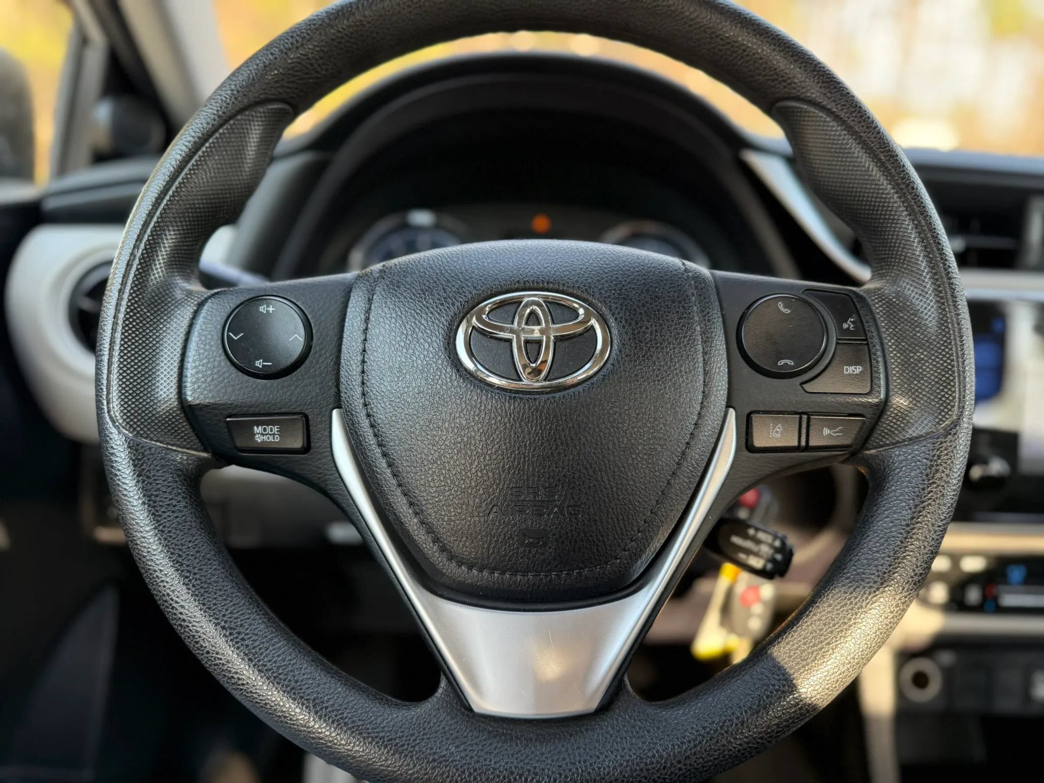 Used 2018 Toyota Corolla LE FWD image 24