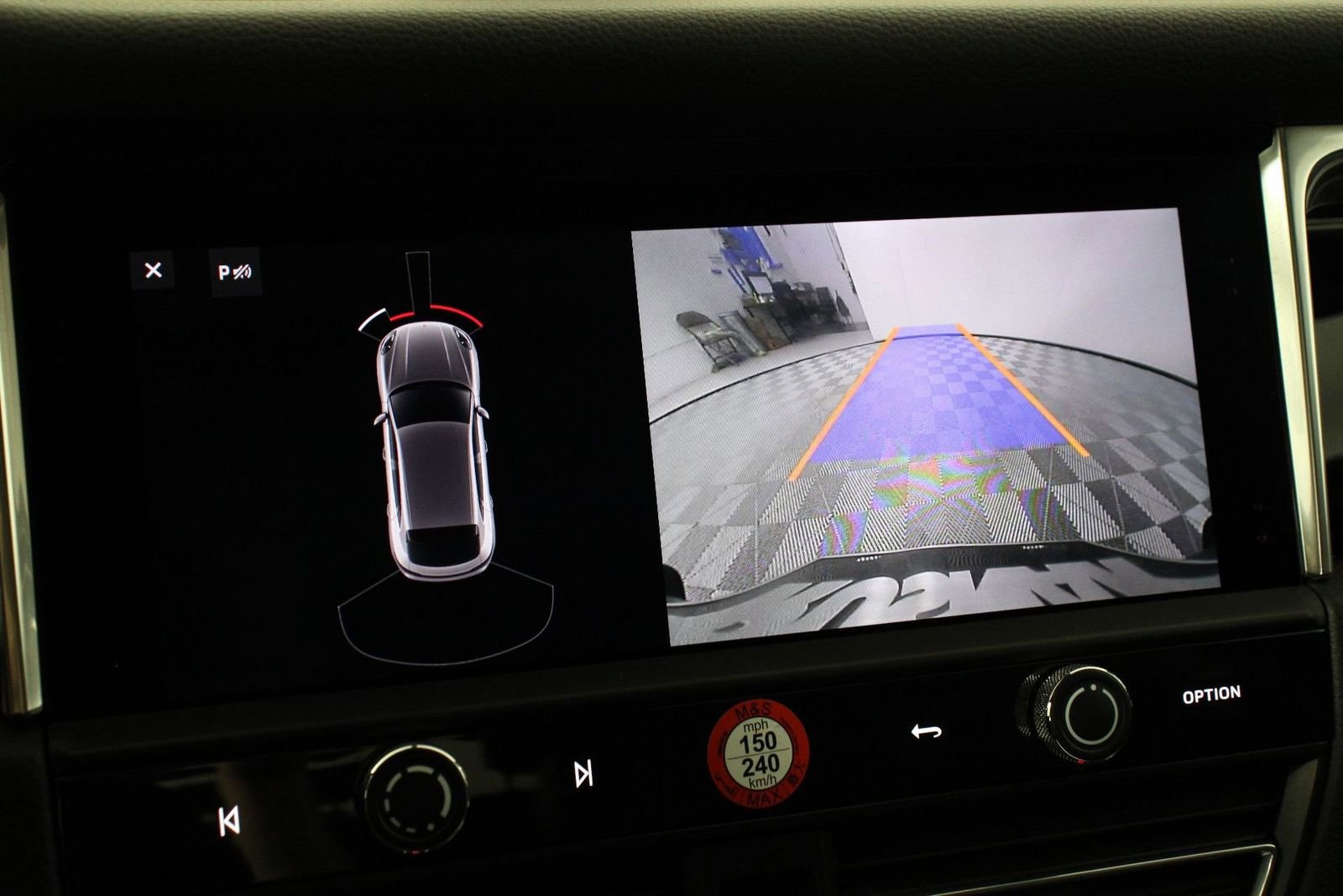 Certified 2025 Porsche Macan image 17