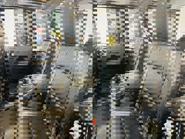 Used 2024 Jeep Wrangler Sahara w/ Technology Group AWD/4WD image 14