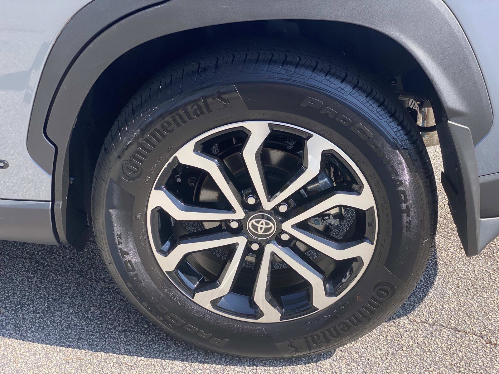 Used 2024 Toyota Corolla Cross SE image 15