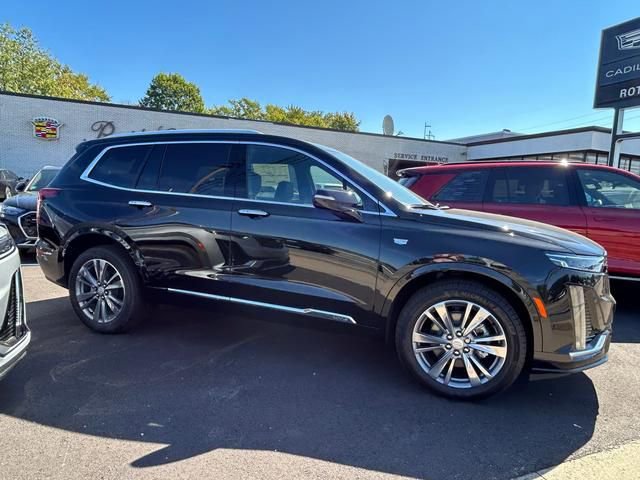 New 2025 Cadillac XT6 Premium Luxury image 2