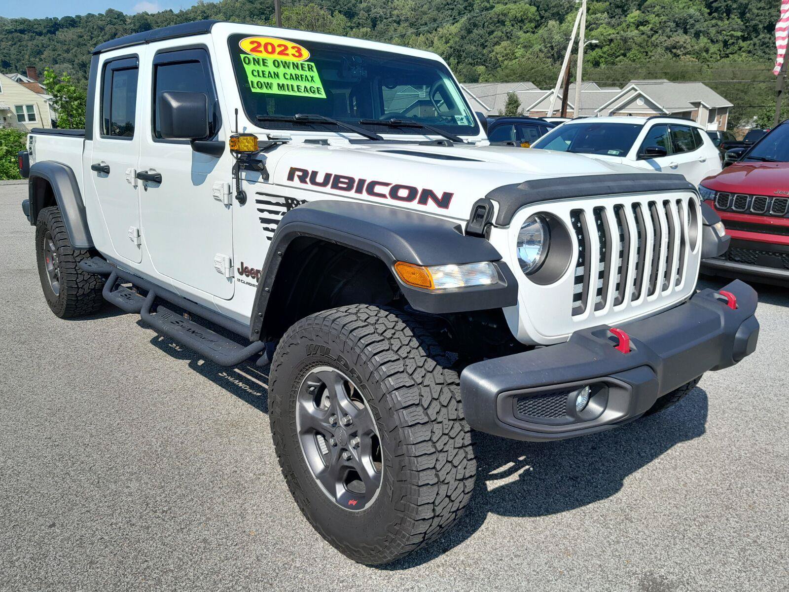 Used 2023 Jeep Gladiator Rubicon w/ Cold Weather Group AWD/4WD image 3
