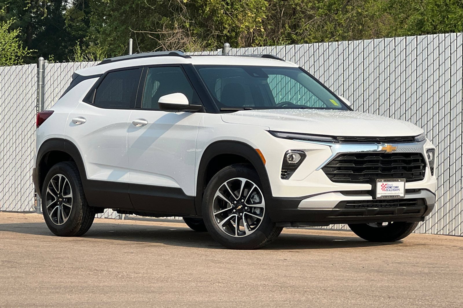 New 2026 Chevrolet TrailBlazer LT w/ LT Cold Weather Package AWD/4WD image 2
