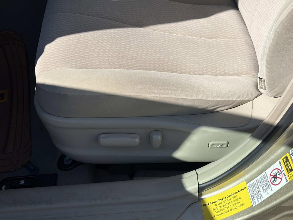 Used 2011 Toyota Camry LE w/ LE Extra-Value Pkg FWD image 21