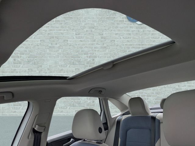 Certified 2025 Volkswagen Jetta SE FWD image 21