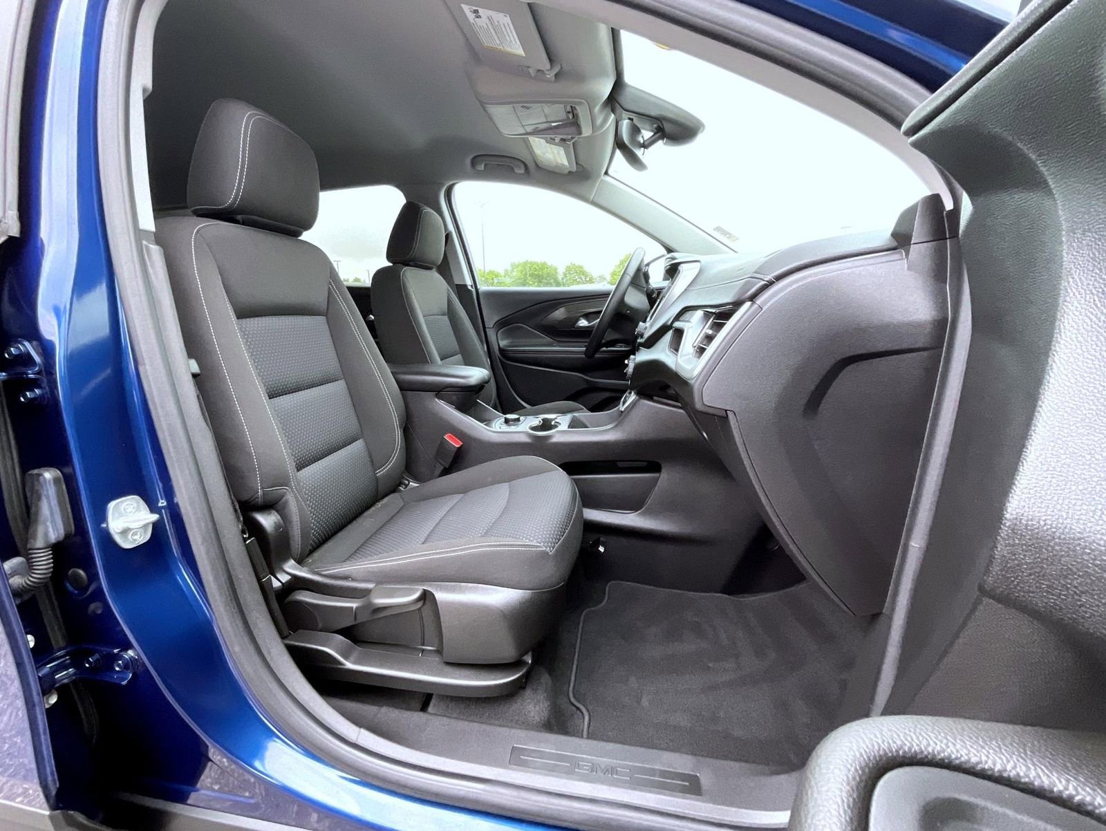 Used 2022 GMC Terrain SLE w/ Driver Convenience Package AWD/4WD image 15