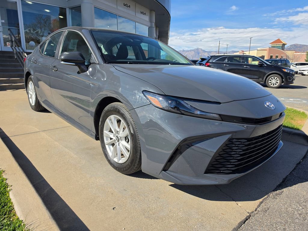 Used 2025 Toyota Camry LE FWD image 3