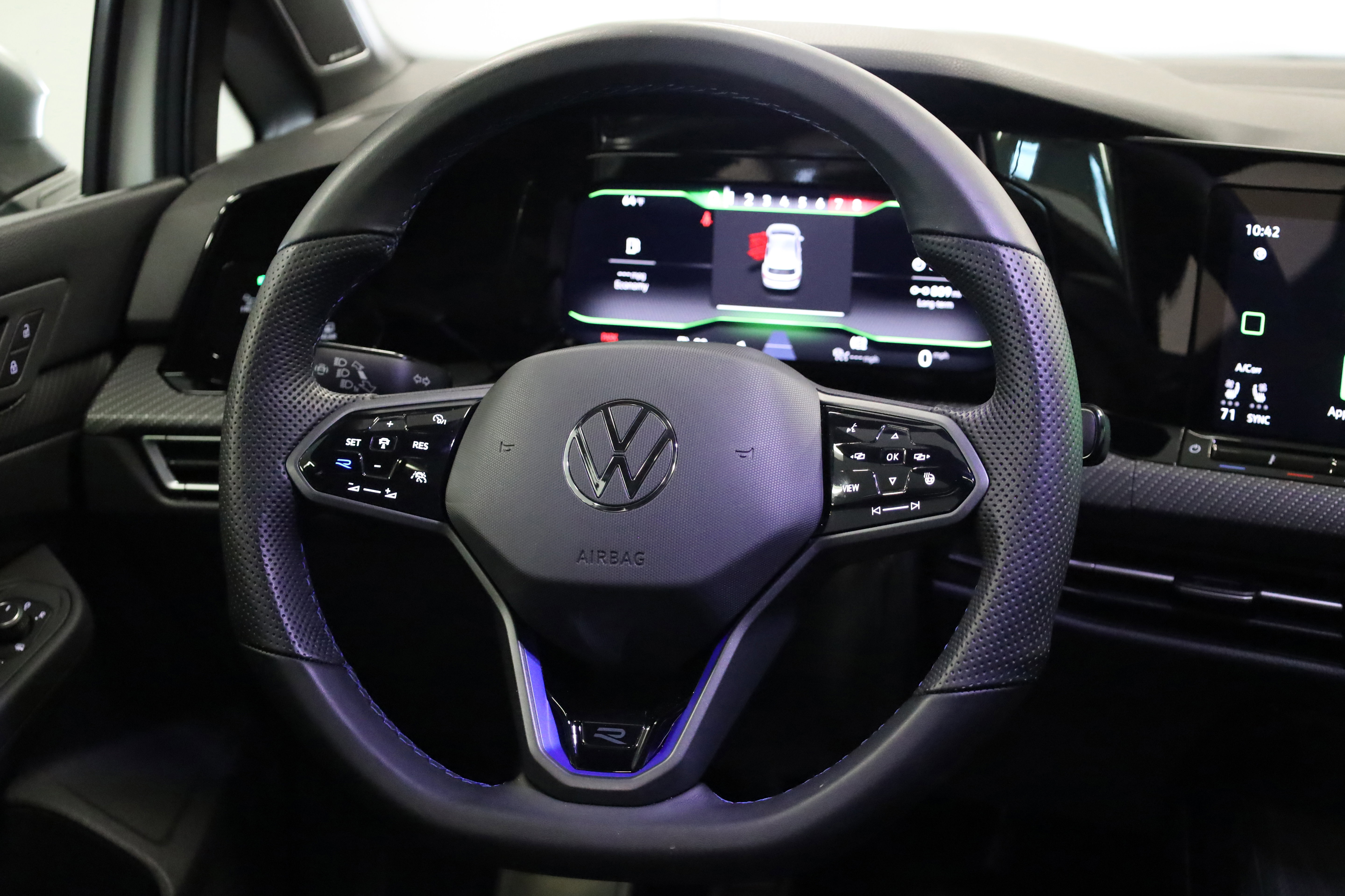 Used 2024 Volkswagen Golf R image 26