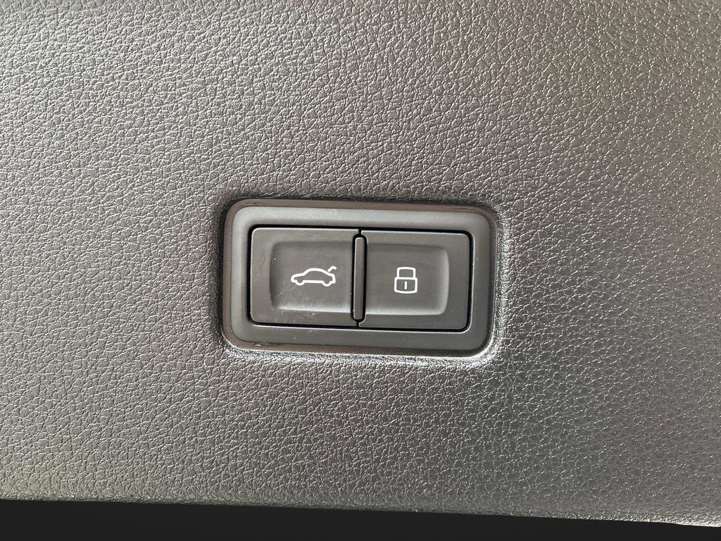 Used 2022 Audi RS Q8 w/ Carbon Optic Package image 18