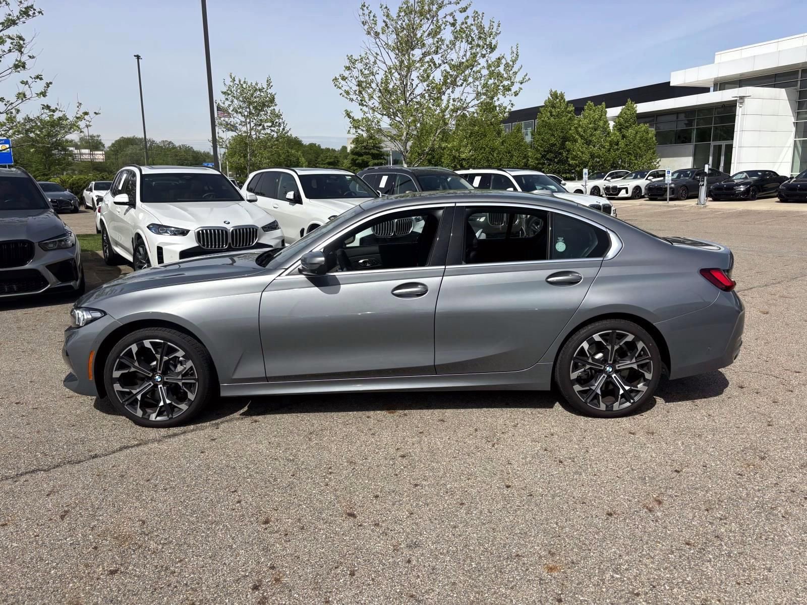 Used 2025 BMW 330i xDrive Sedan AWD/4WD image 8