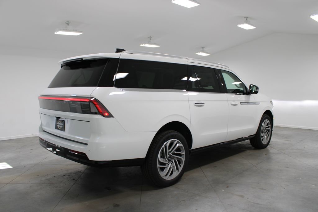 New 2026 Lincoln Navigator L Reserve AWD/4WD image 8