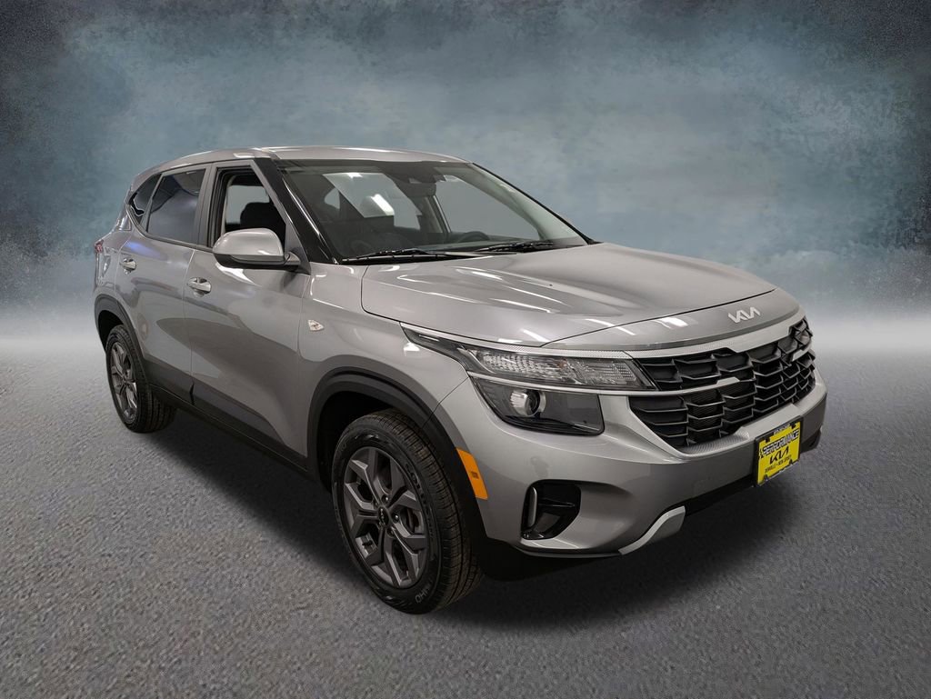 Used 2024 Kia Seltos LX AWD/4WD image 3