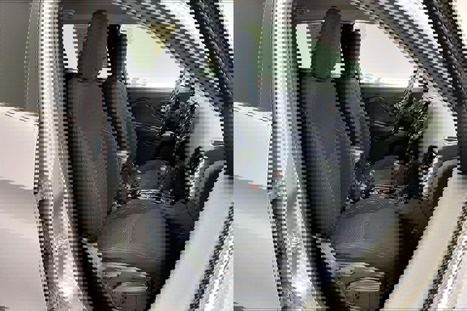 Used 2019 Jeep Cherokee Latitude w/ Popular Appearance Group image 6