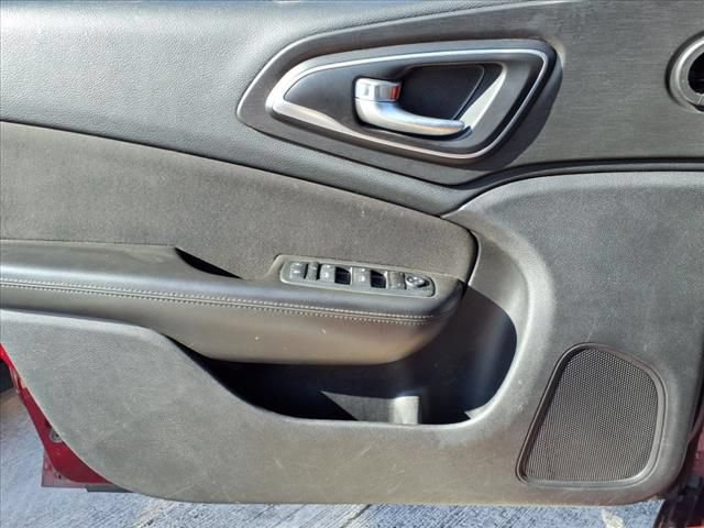 Used 2015 Chrysler 200 Limited FWD image 12
