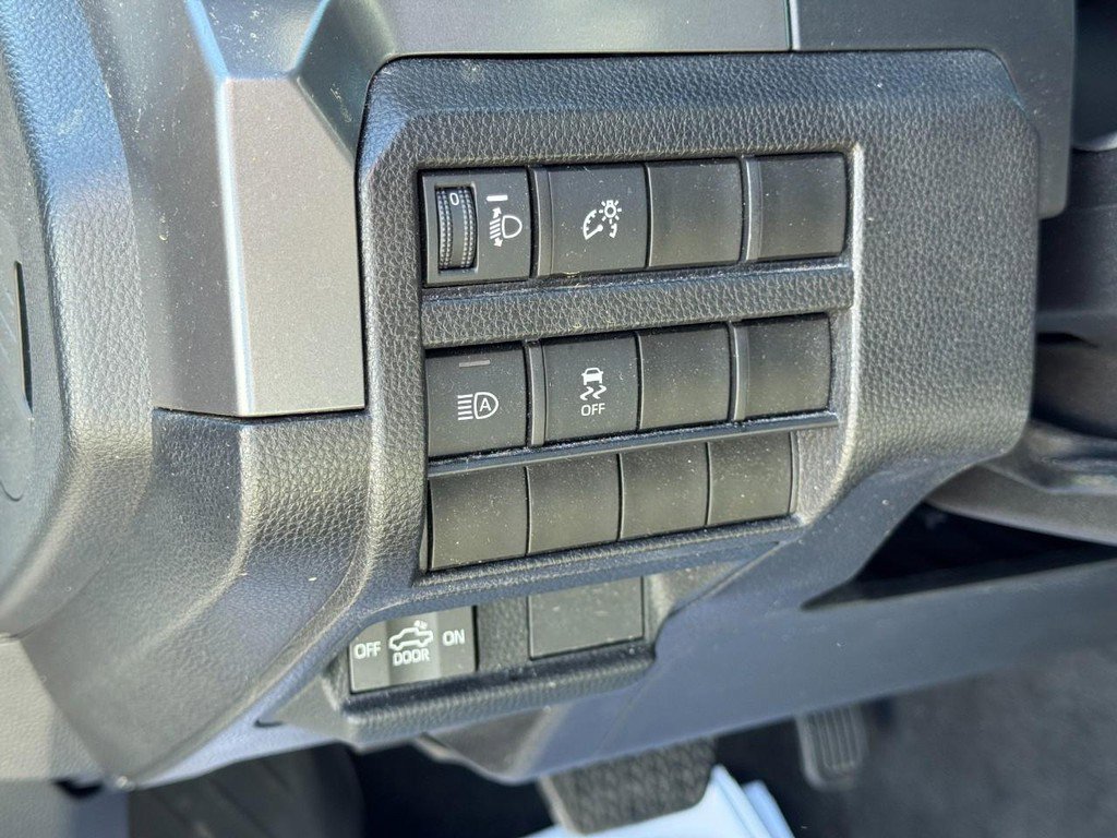 Certified 2024 Toyota Tacoma SR5 AWD/4WD image 16