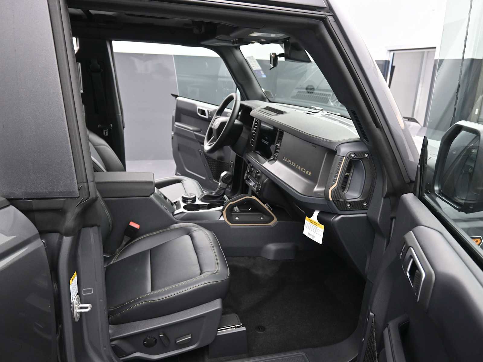 New 2025 Ford Bronco Badlands image 13