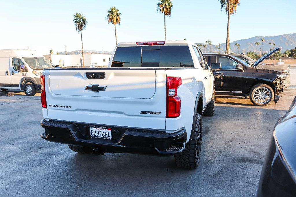 Used 2026 Chevrolet Silverado 1500 ZR2 w/ Dark Appearance Package AWD/4WD image 8