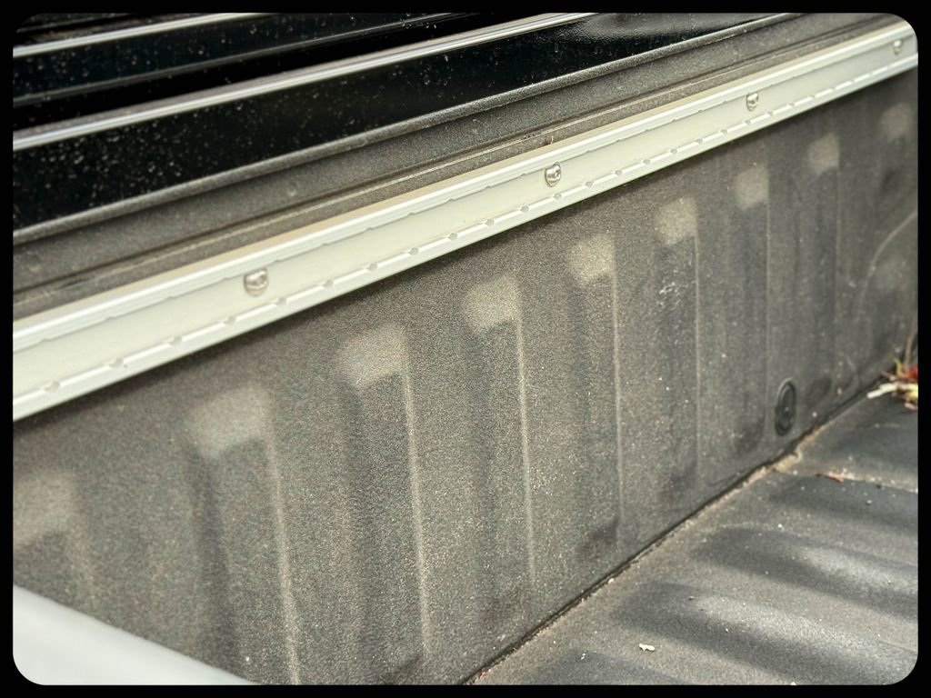 Used 2024 Nissan Frontier SV w/ SV Convenience Package image 8