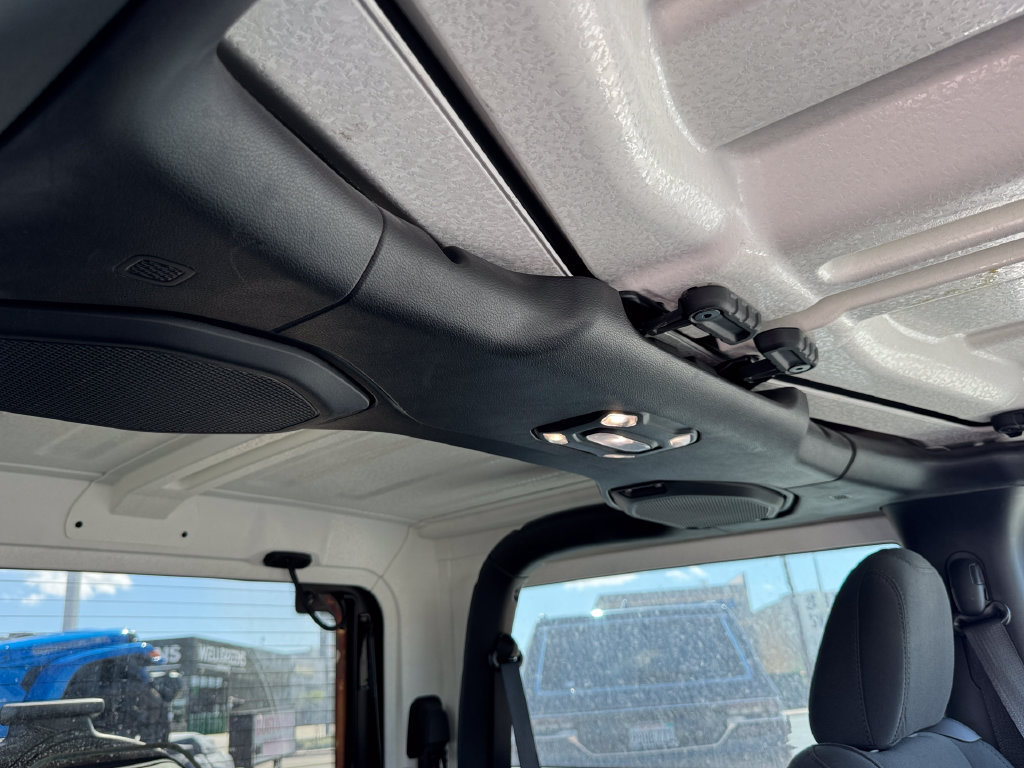 Used 2021 Jeep Wrangler Rubicon AWD/4WD image 5