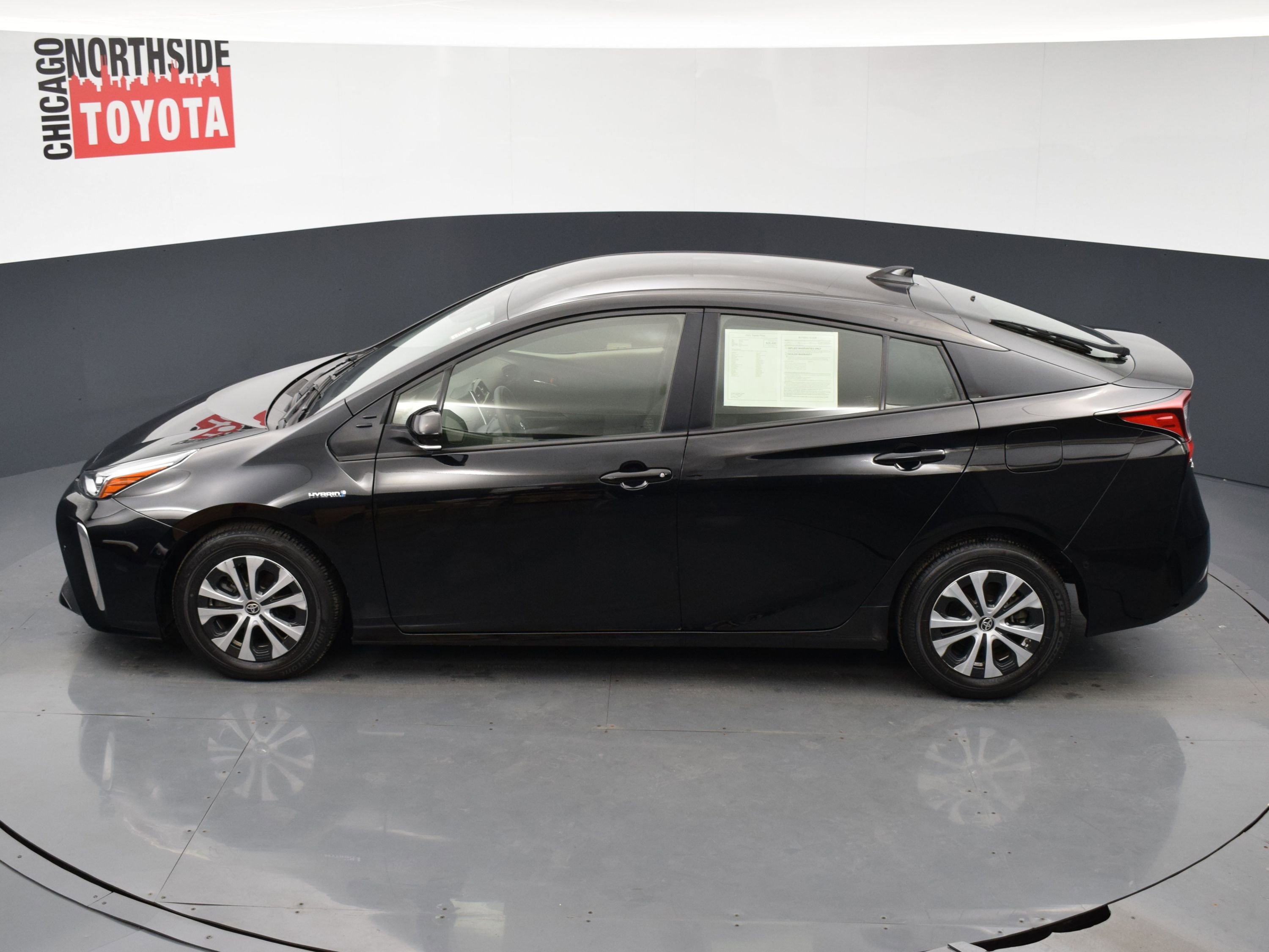 Used 2021 Toyota Prius LE image 18