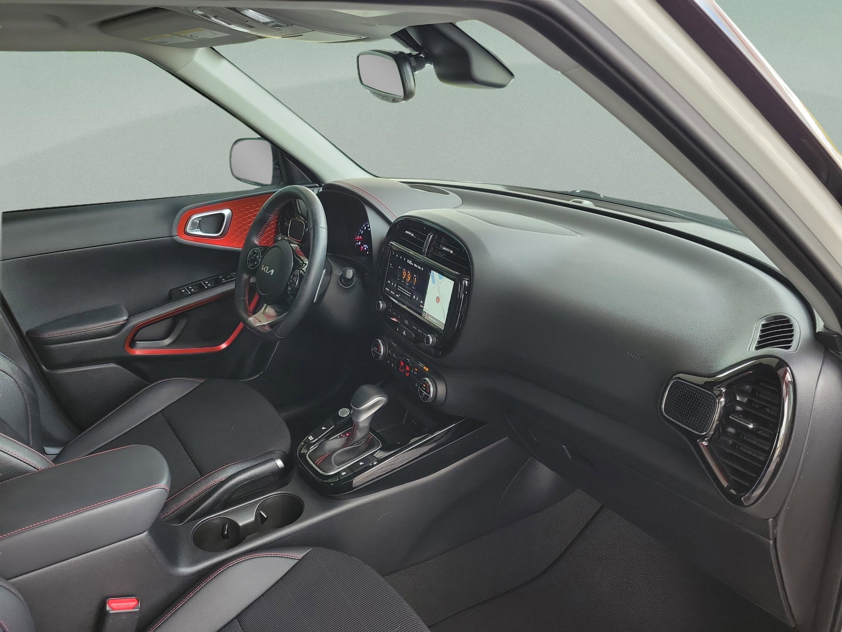 Used 2022 Kia Soul Turbo image 8